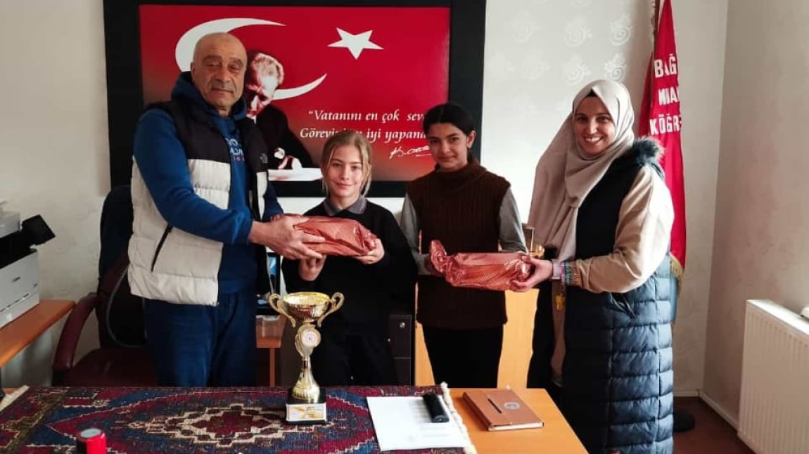 Bağlıkaya Spor Kulübü Başkanı Mustafa ÇİÇEK Aksaray'ın Şampiyonlarına Ödüllerini Verdi